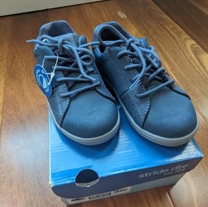 Stride Rite lace up toddler shoes 10.5 wide